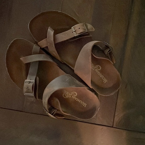 🤎🤍🌄⛺️🏕️🤎🖤Mountain Sole Travel Sandals in Dark Brown Leather - Picture 2 of 4